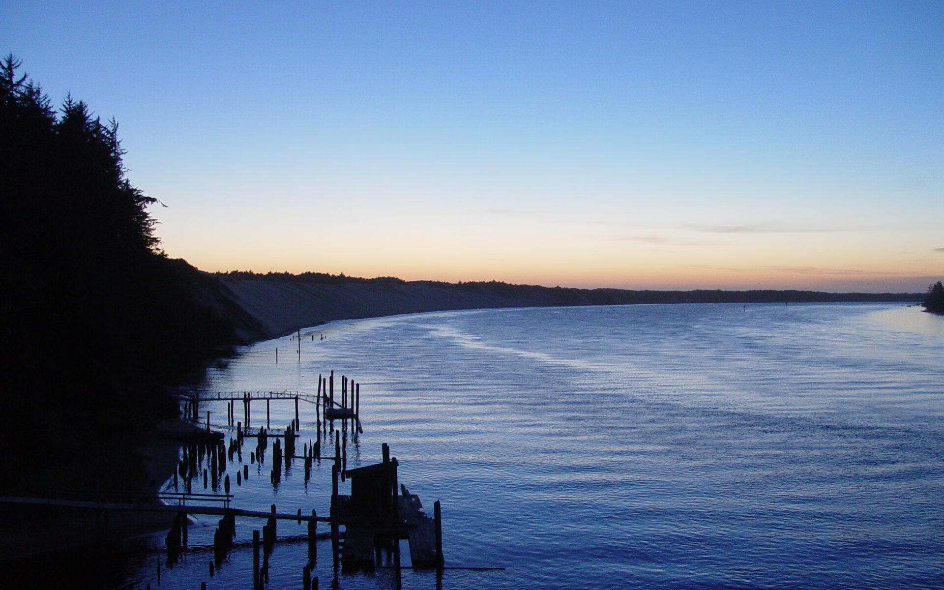 河床冲击联赛前列，河床冲积