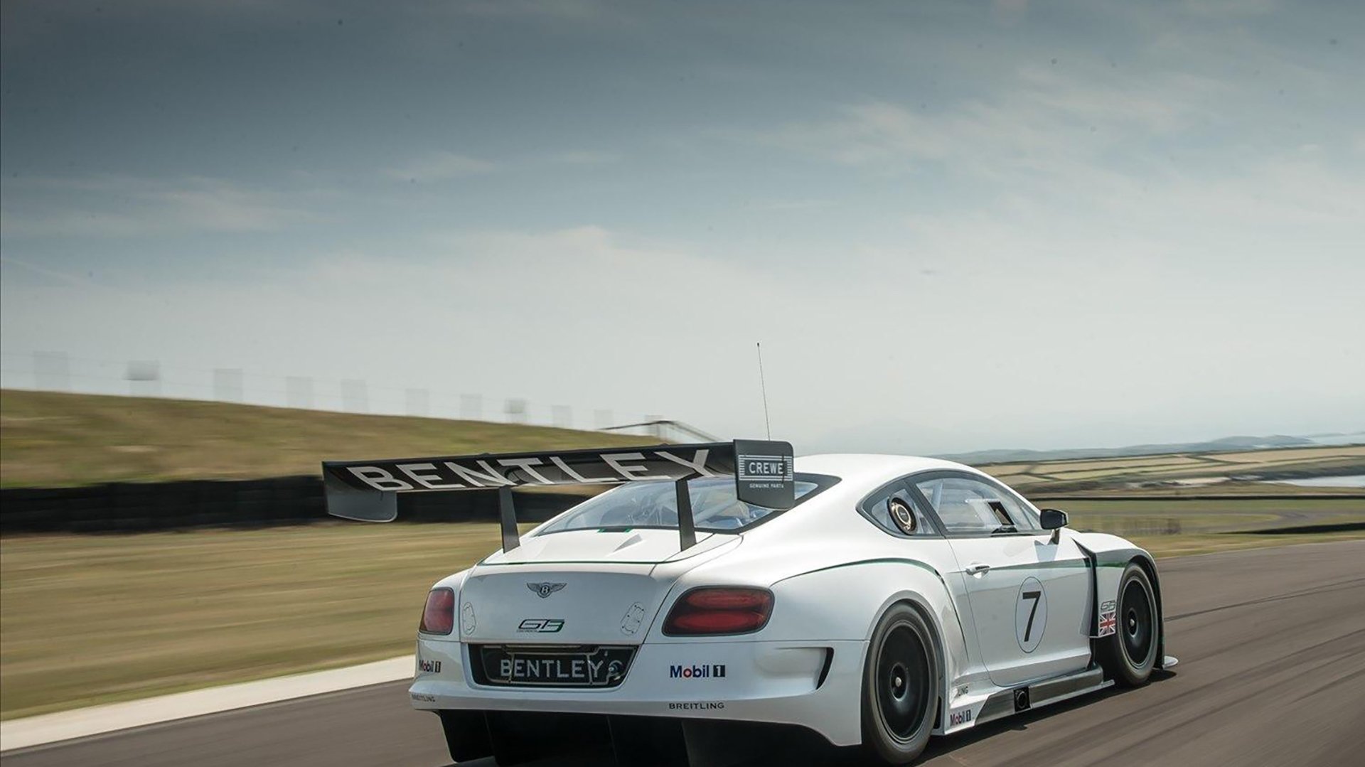 中美200蝶出发反应时间差异缩小