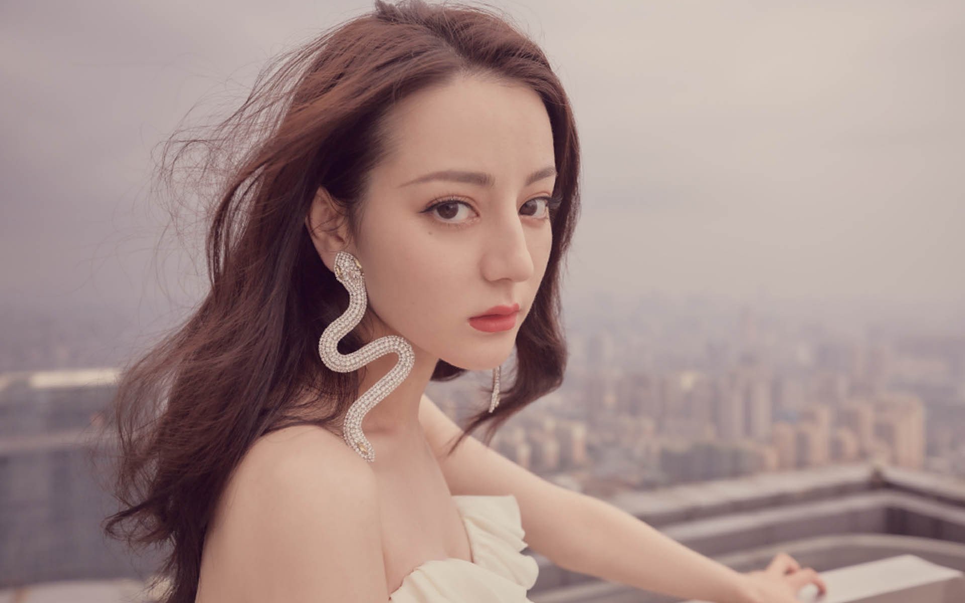 九游9游-特斯·冯·迪克：全能型中场，支撑南非队进攻与防守的平衡，冯斯特拉克家族