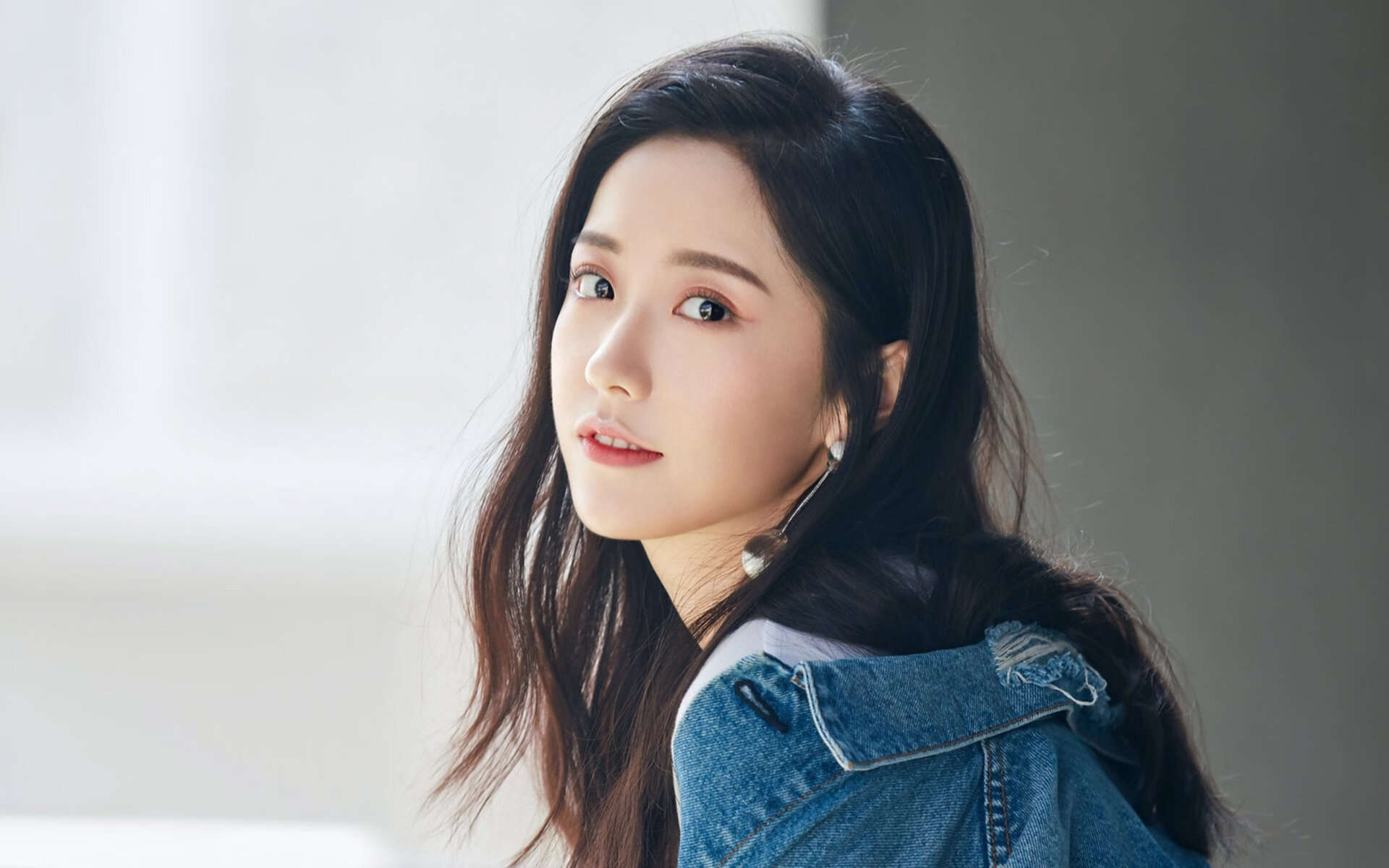 蛙泳比赛摩纳哥表现坚韧不拔,蛙泳世界冠军慢动作视频